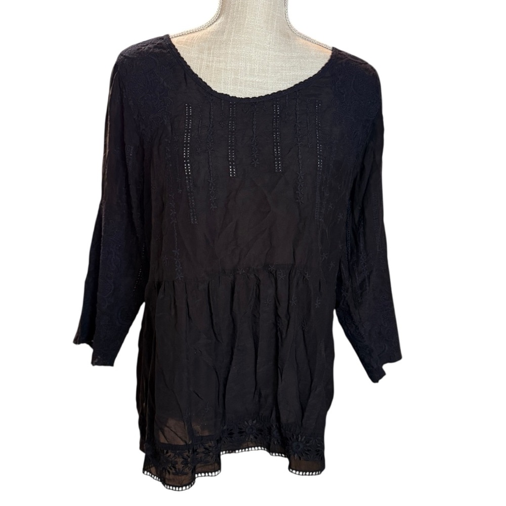 Johnny Was Rayon embroidered black tunic blouse sz medium